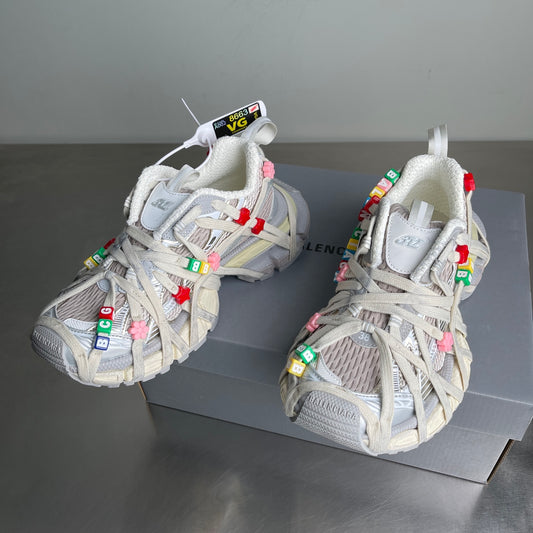 3XL Extreme Laces Runner Sneakers