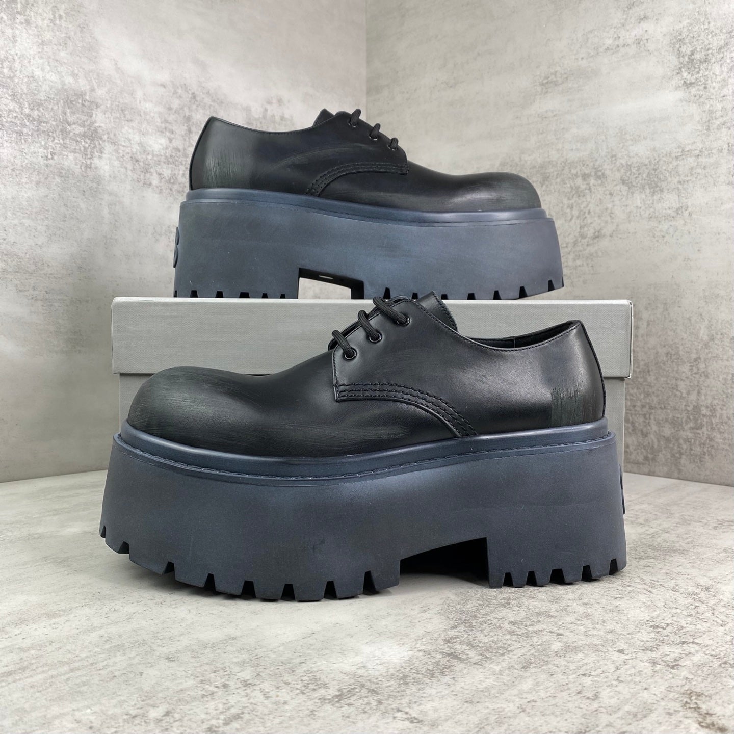 Steroid Derby Shoes in Black