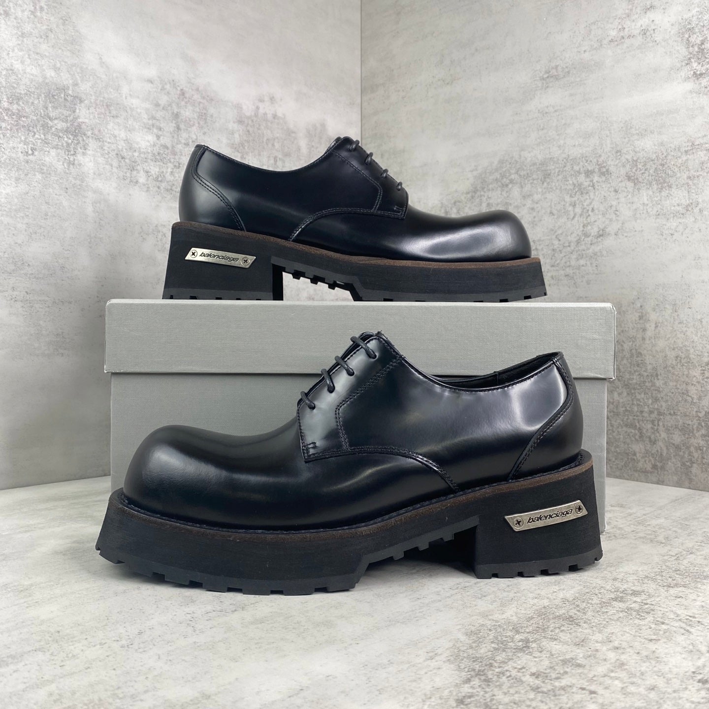 Venom Derby Shoes in Black