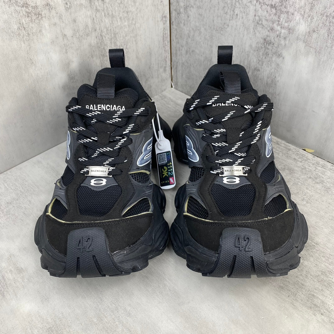 3XL Sneakers in Black / Silver