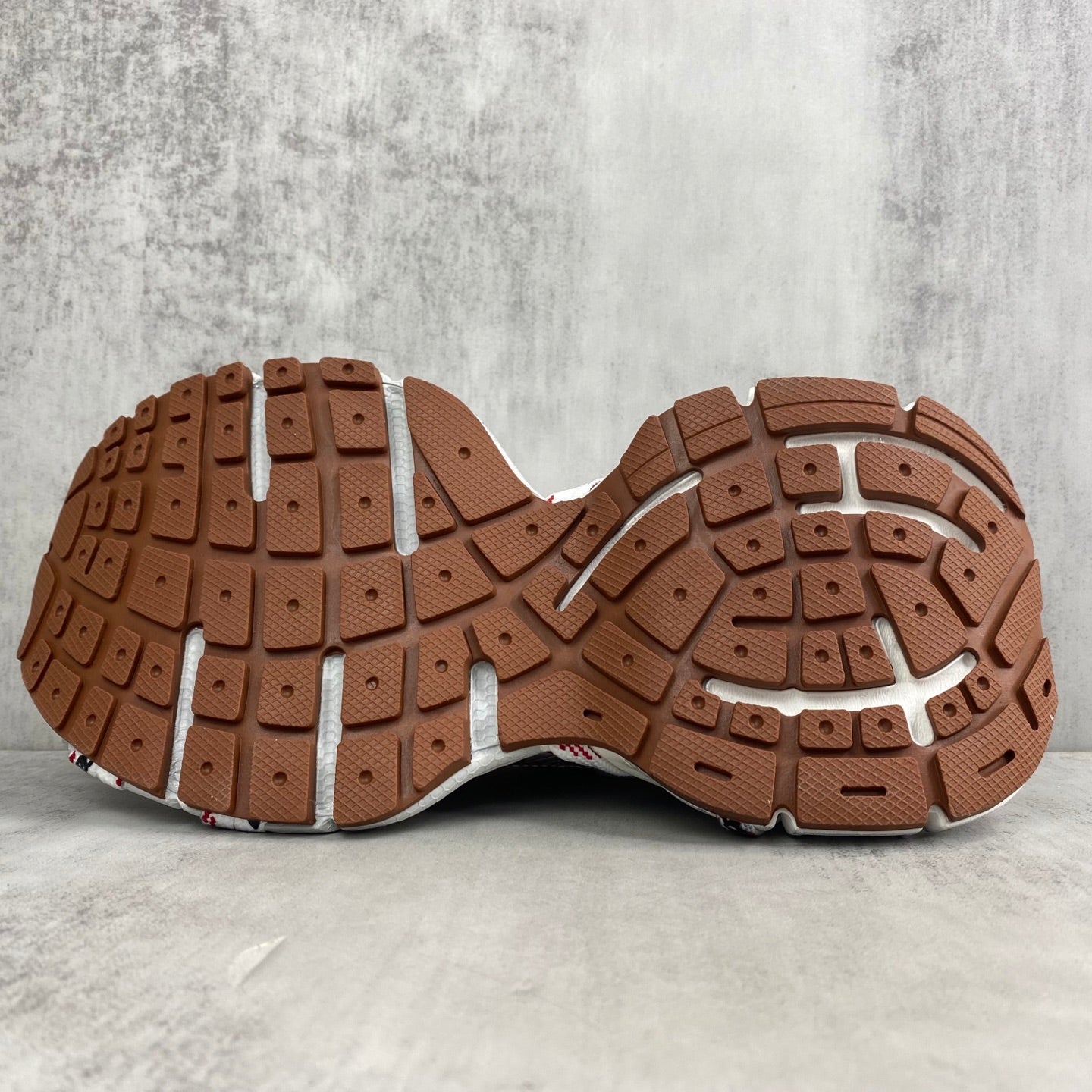 3XL Extreme Laces Sneakers in White / Red / Gum