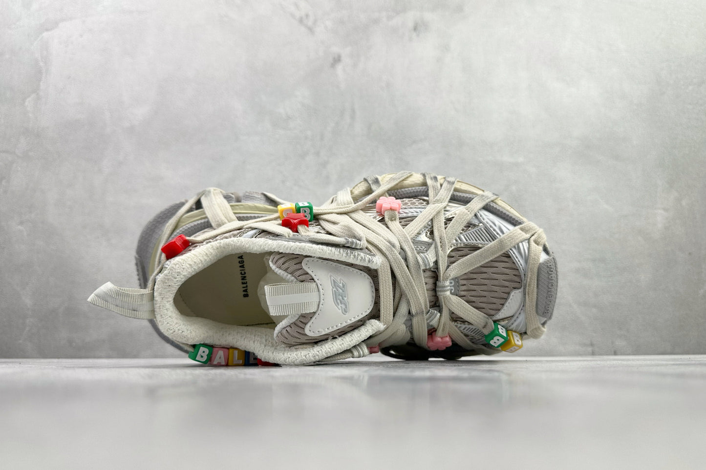 3XL Extreme Laces Sneakers in Grey / Off White