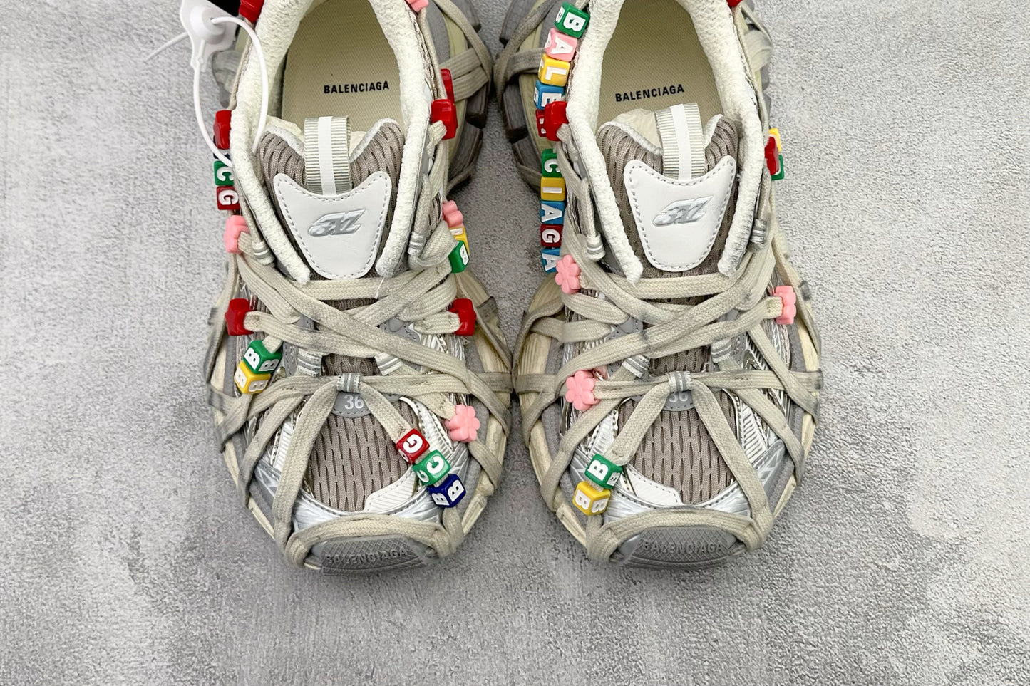 3XL Extreme Laces Sneakers in Grey / Off White