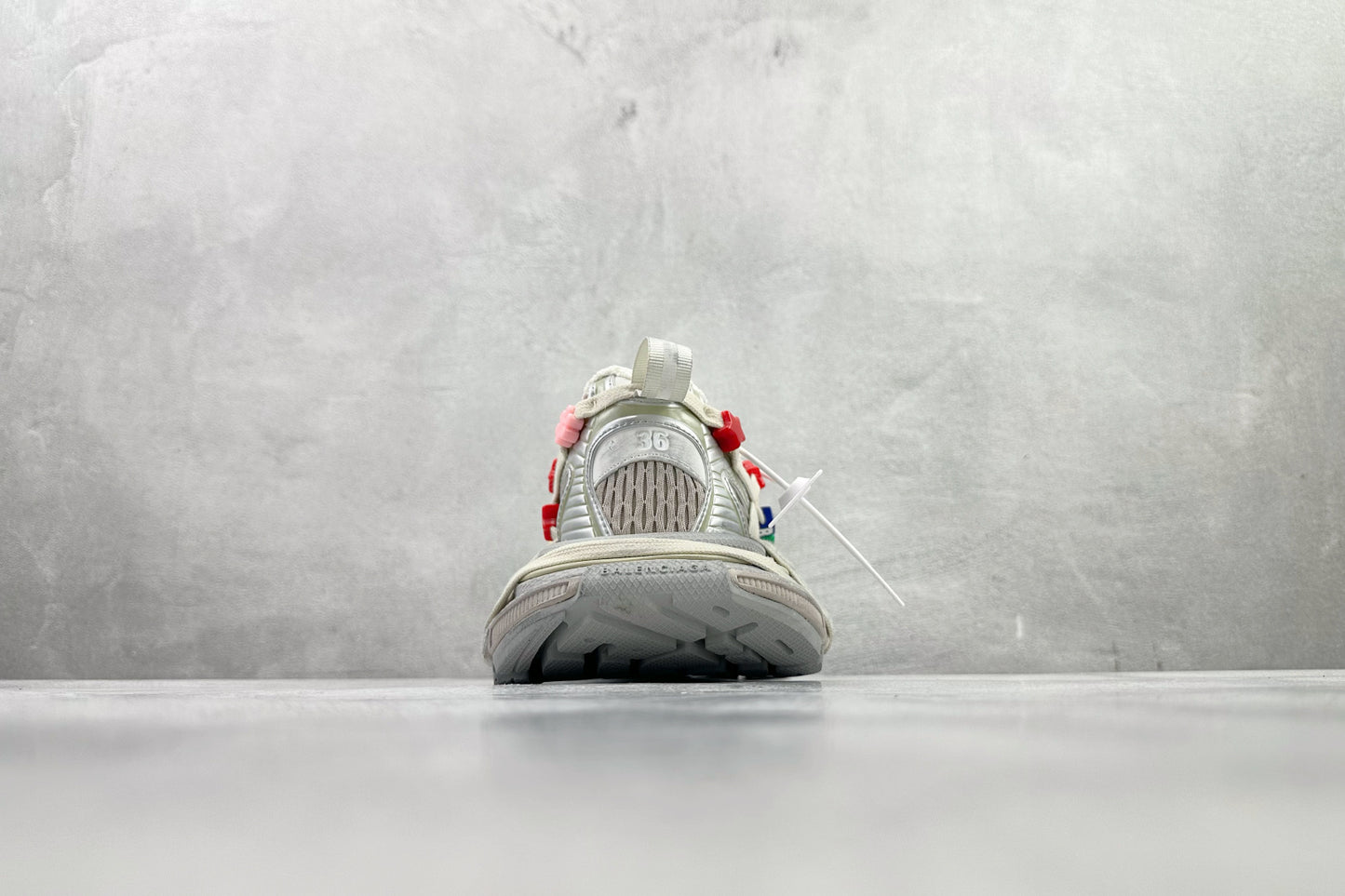 3XL Extreme Laces Sneakers in Grey / Off White