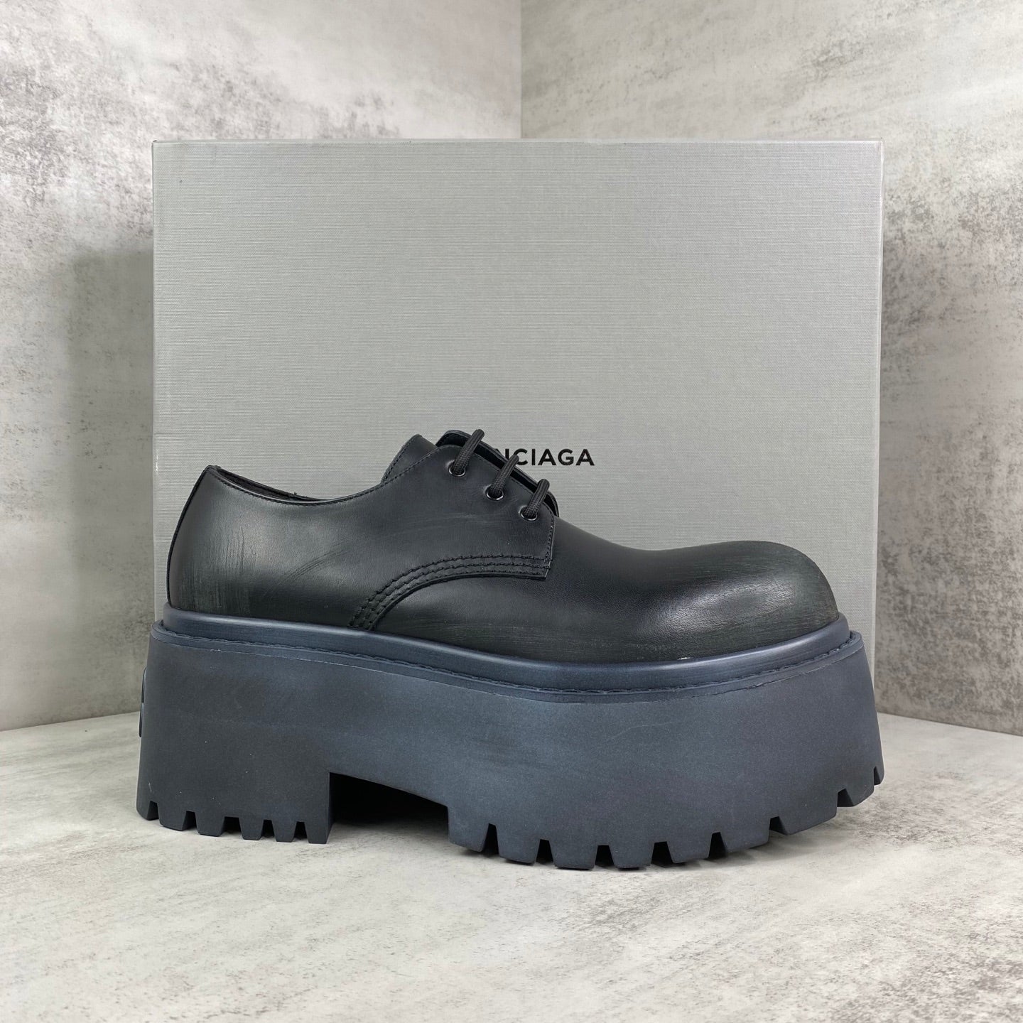 Steroid Derby Shoes in Black
