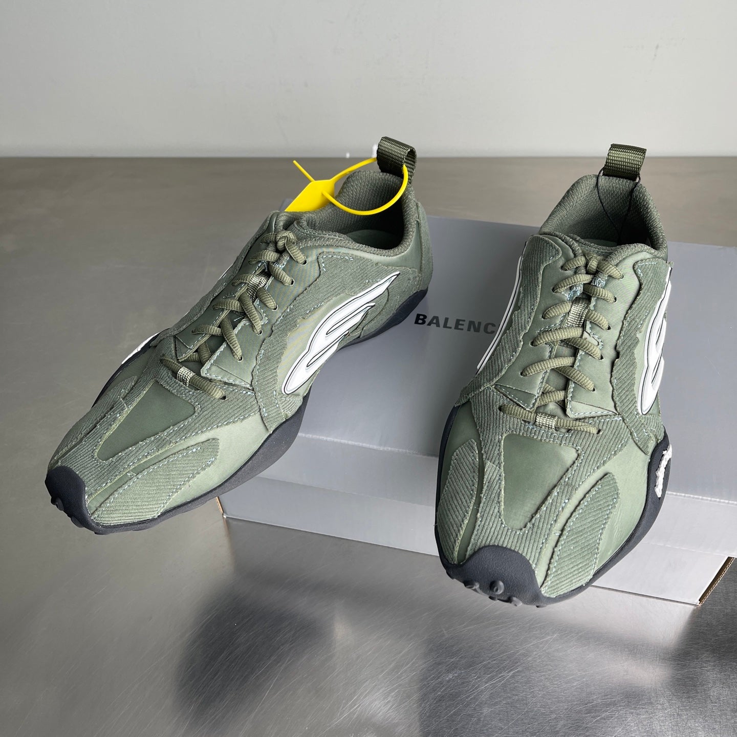 Monday Ultra Sneakers in Khaki / White / Black