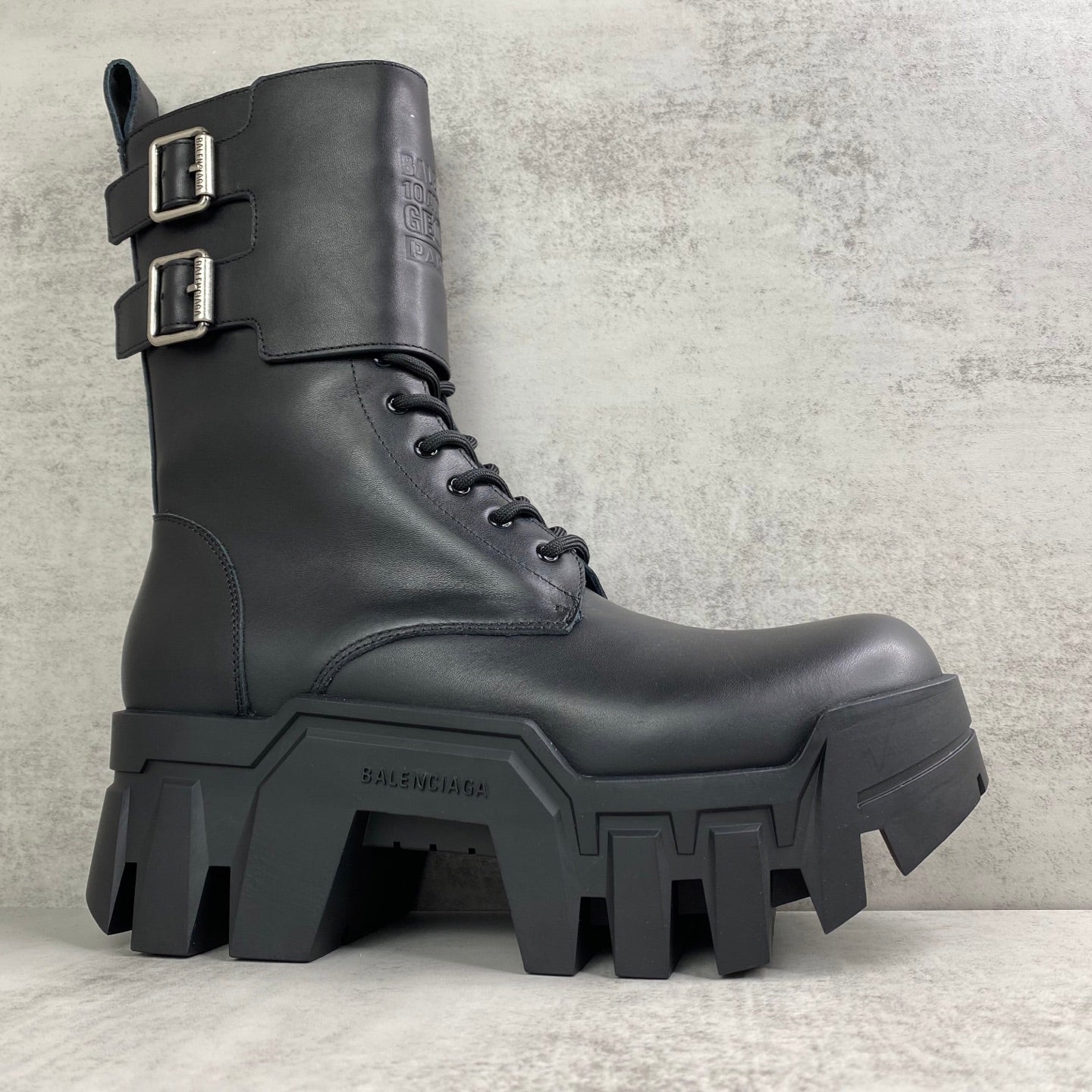 Bulldozer Combat Lace-Up Boots in Black