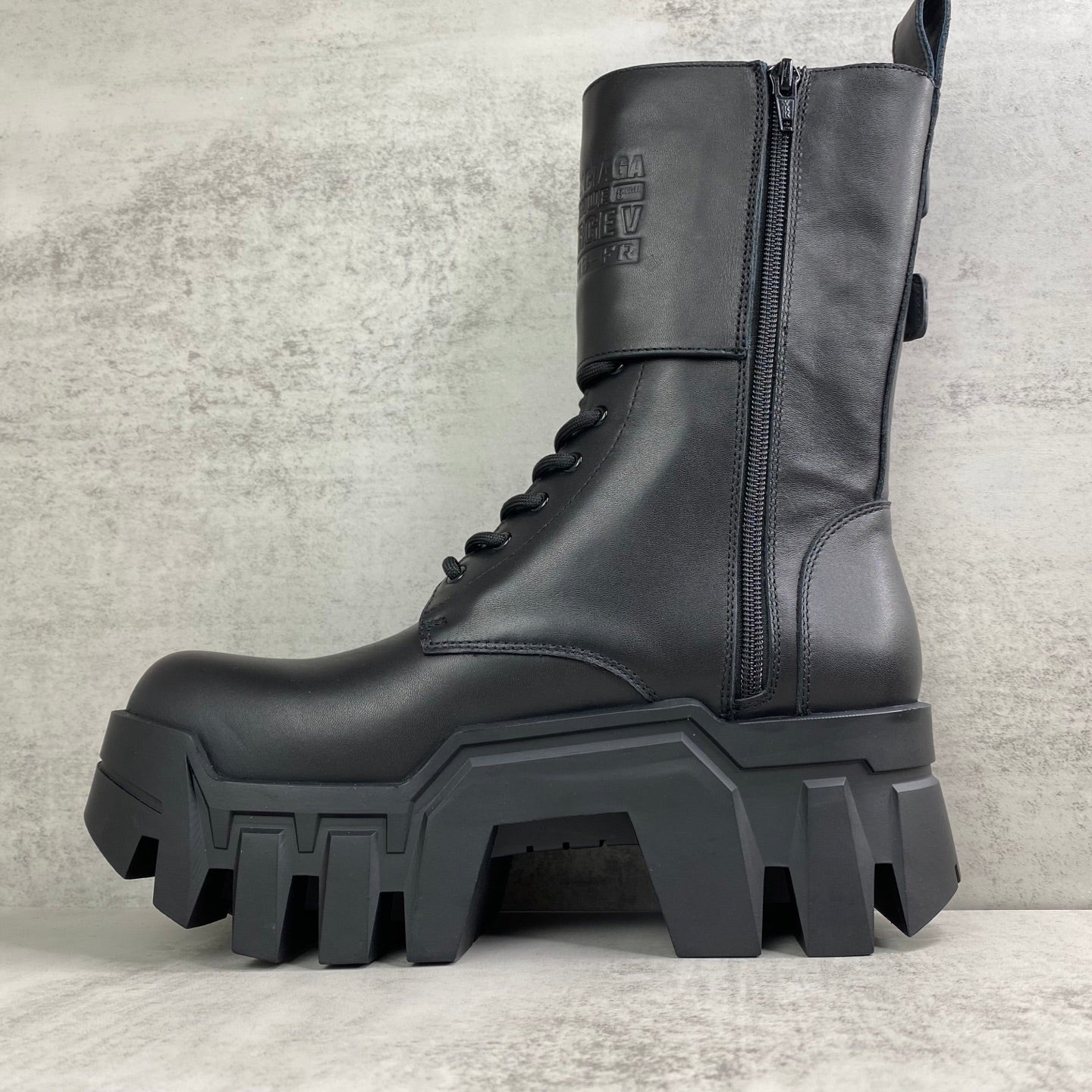 Bulldozer Combat Lace-Up Boots in Black