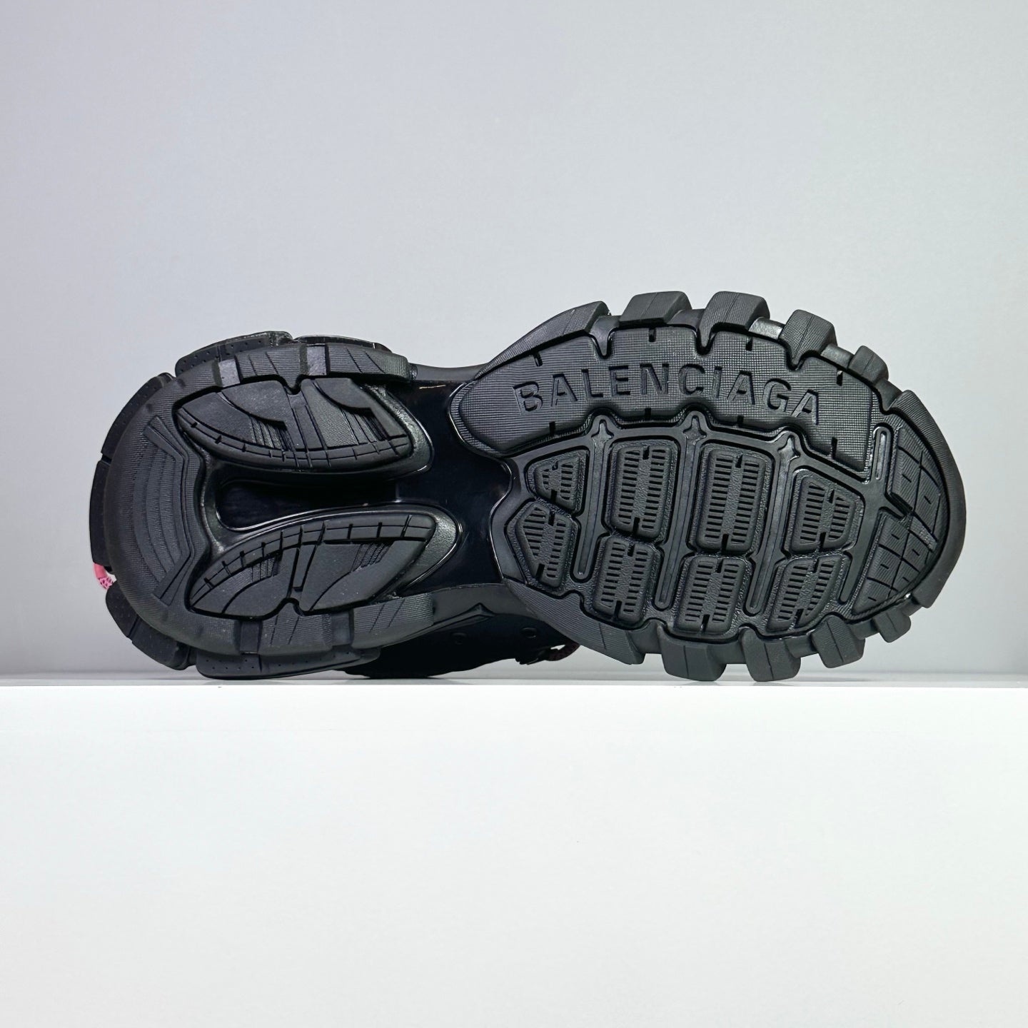 Track Trail Laces Sneakers in Black / Pink