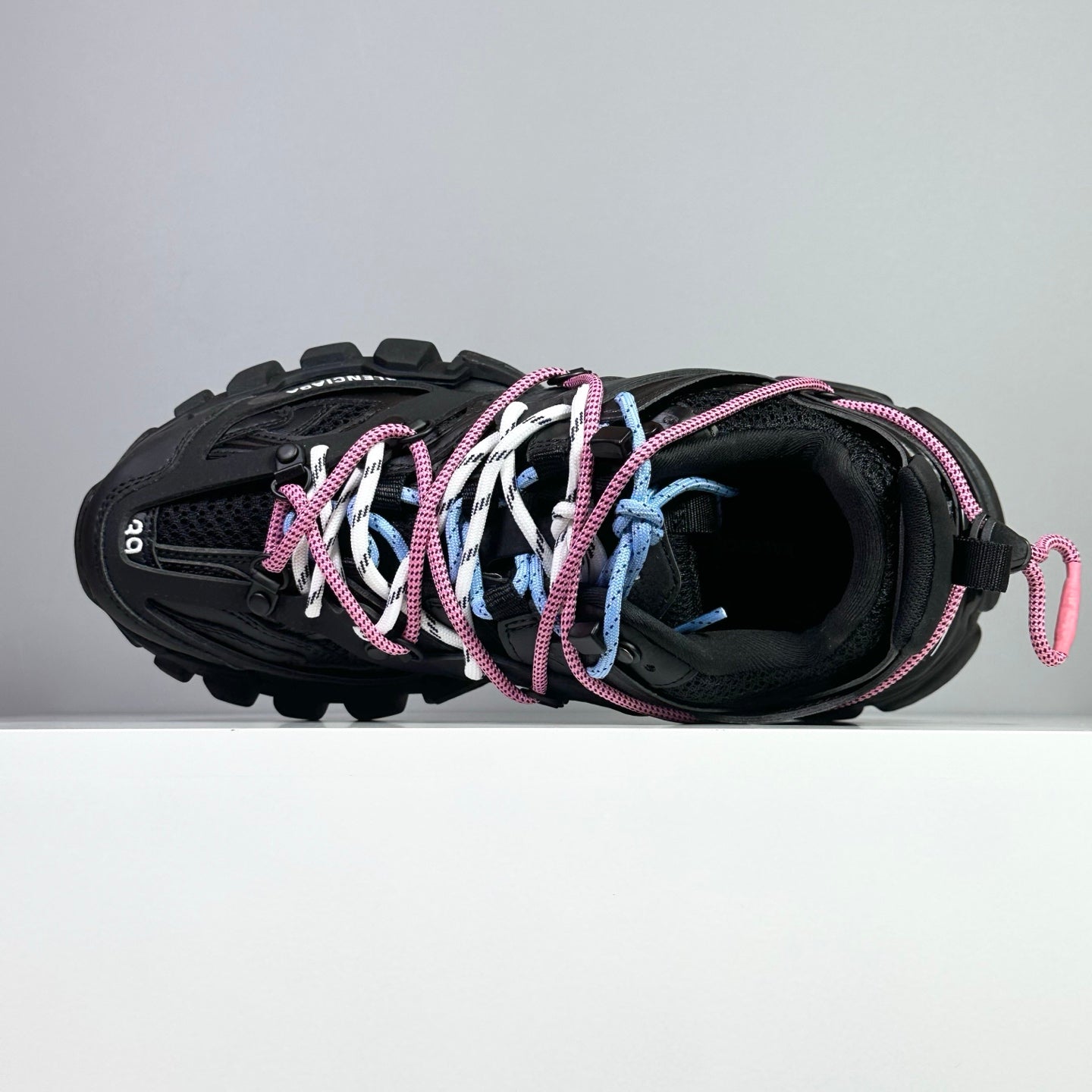 Track Trail Laces Sneakers in Black / Pink