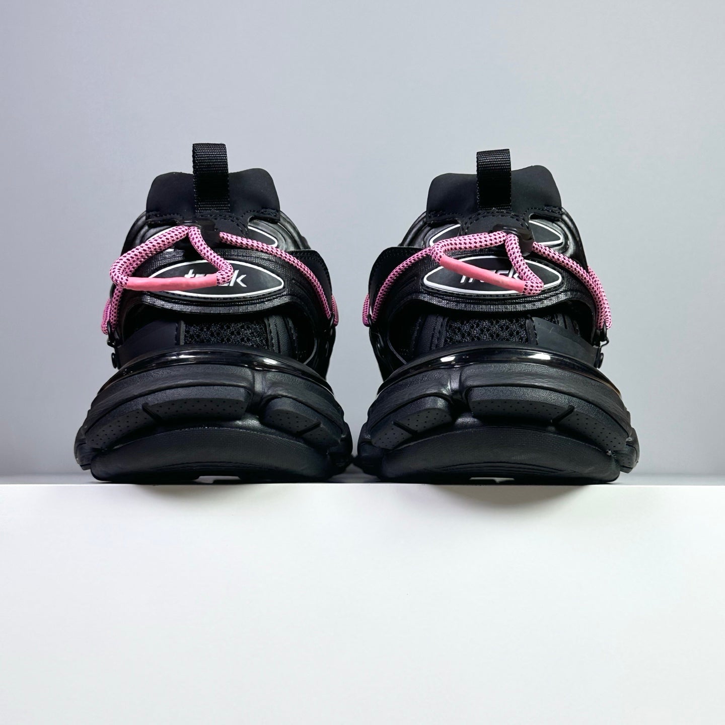 Track Trail Laces Sneakers in Black / Pink