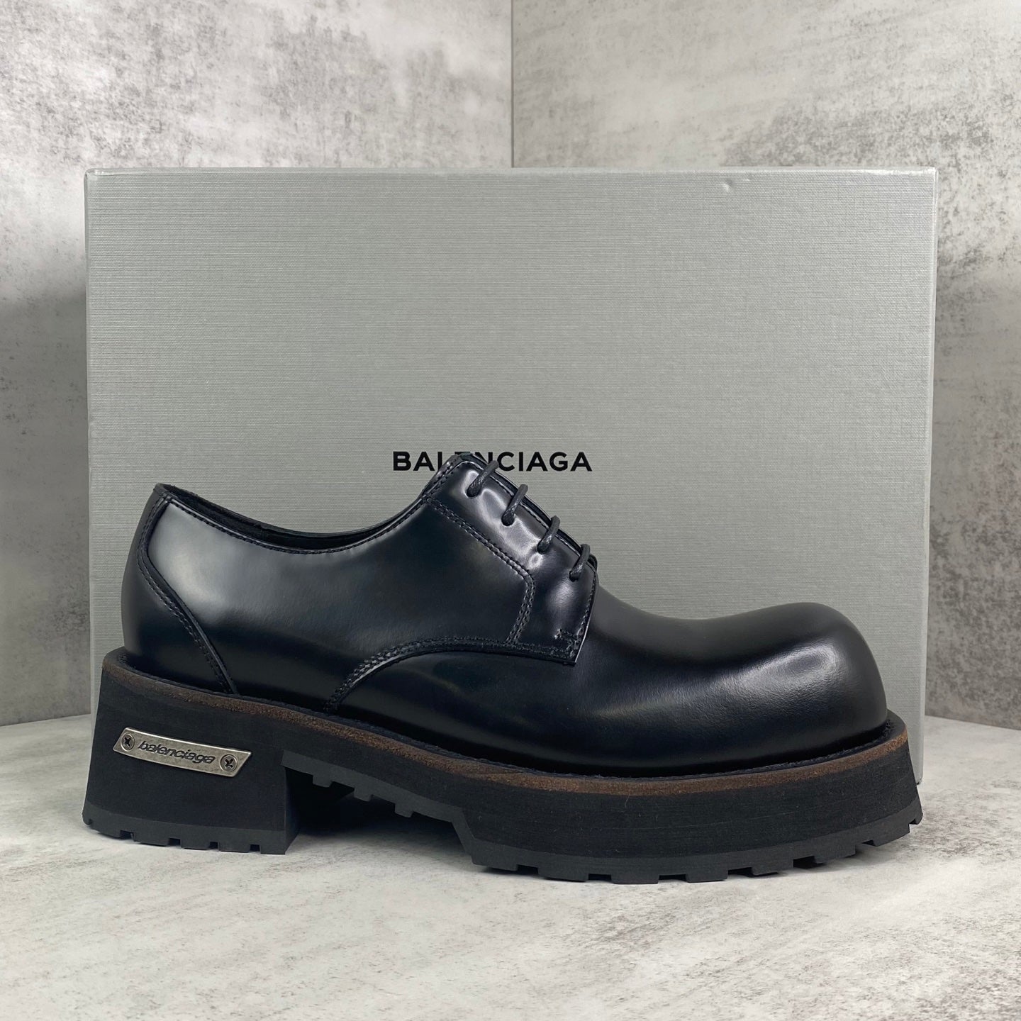 Venom Derby Shoes in Black