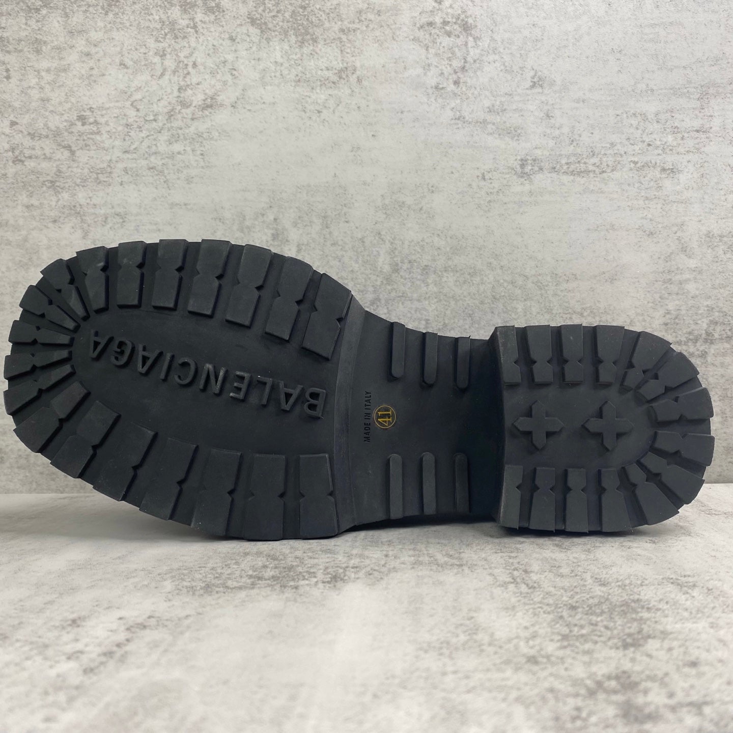 Venom Derby Shoes in Black